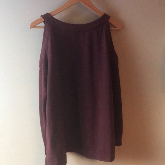 Stunning Sweater w/ Gem detailing - Picture 5 of 8